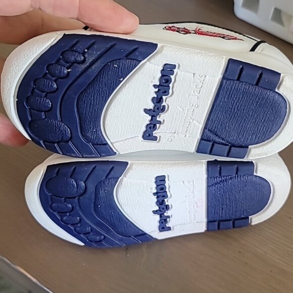 STUNNING PERFECTION FIRE TRUCK SHOES - Picture 7 of 8